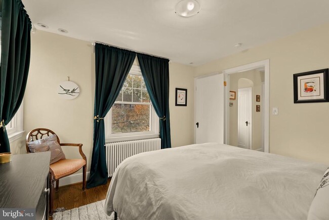 Building Photo - 6403 40th Ave