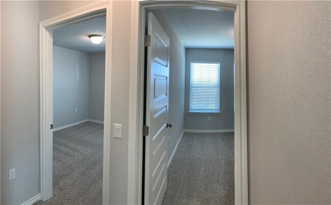 Building Photo - 1317 Ambler Dr