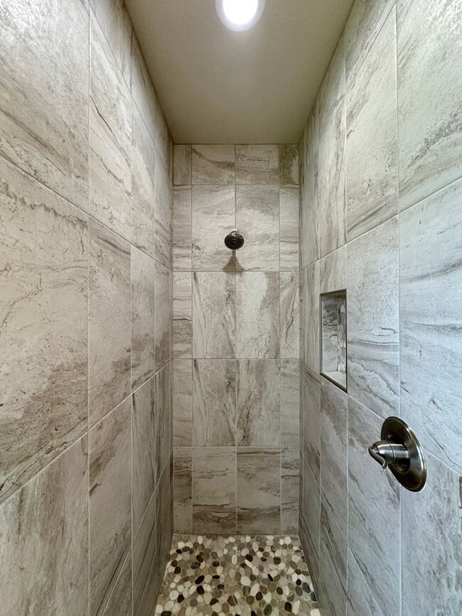 Building Photo - Rent Reduction!! 2 story, 5-bedroom 3 bath home in Wyatt Acres