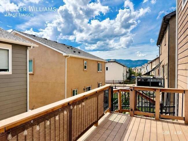 Building Photo - 909 Fire Rock Pl