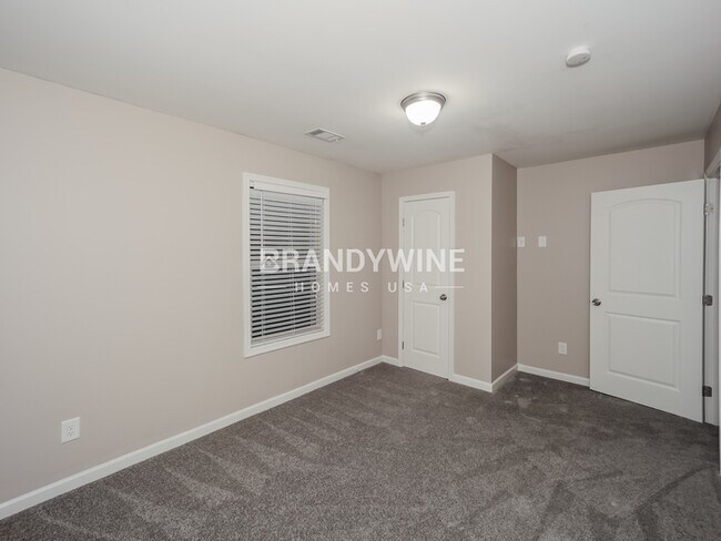 Building Photo - 6550 Splitpine Ct
