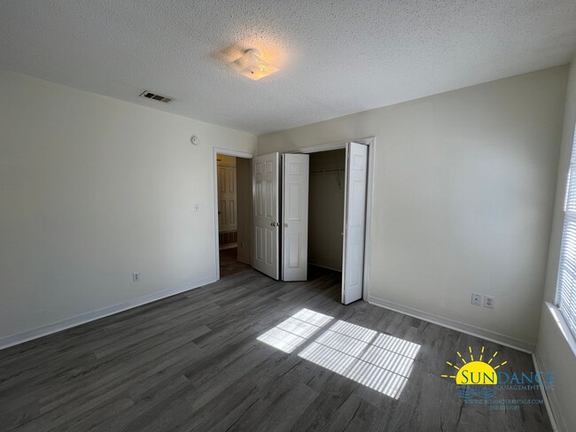 Building Photo - Great 2 Bedroom Unit in Crestview!