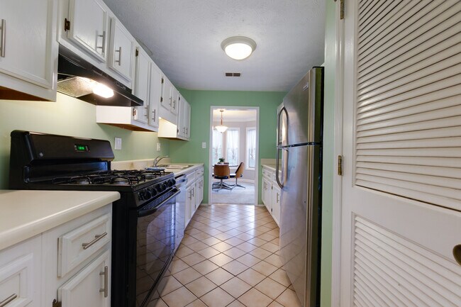 Building Photo - 1003 Country Park Dr