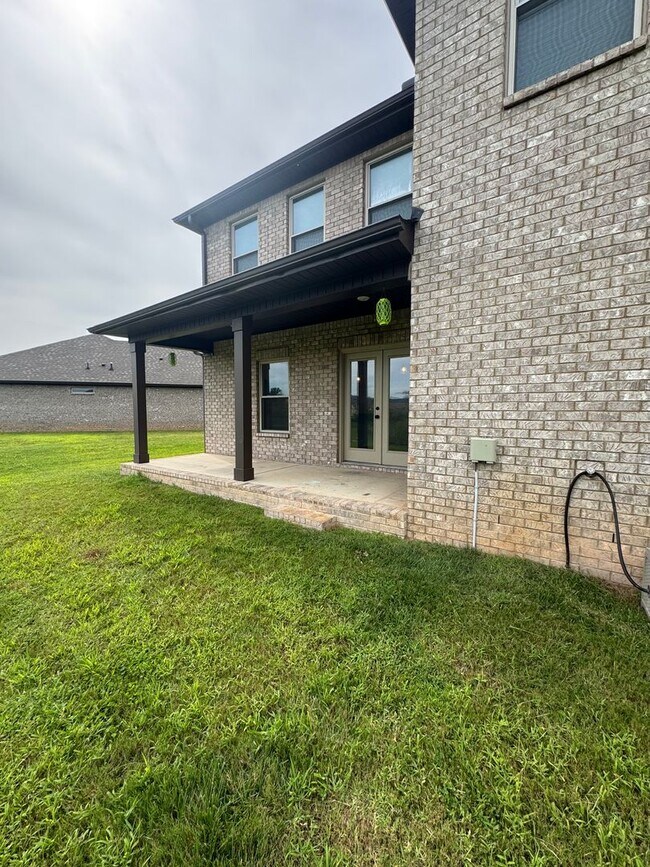 Building Photo - 203 Rye Cir