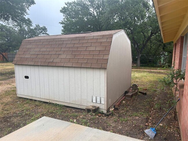 Building Photo - 6032 Old Fredericksburg Rd