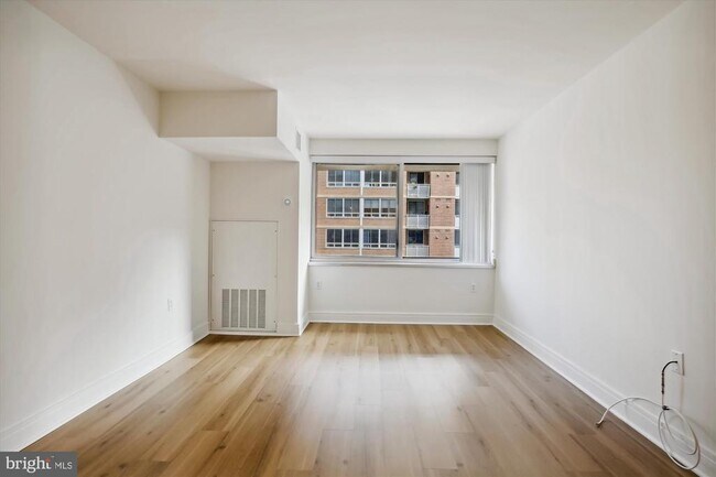 Building Photo - 800 4th St SW