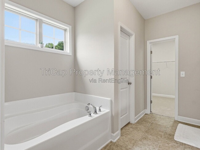Building Photo - 8029 Crookneck Dr