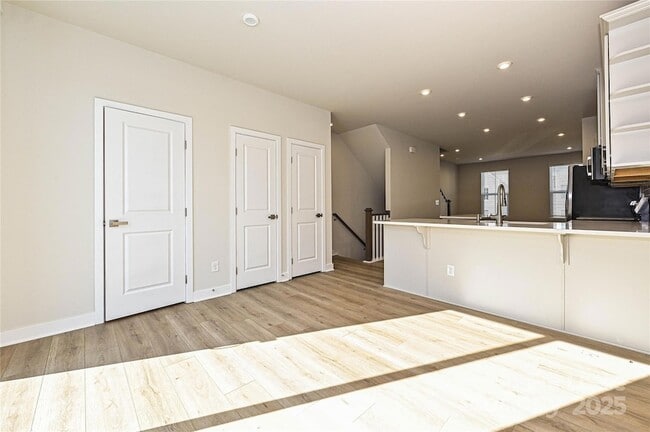 Building Photo - 1470 Samuel St