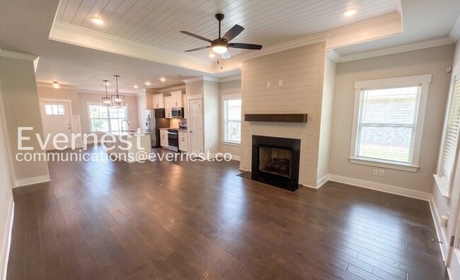 Building Photo - 3-Bed/2-Bath Home/Pet Friendly/Available Now!