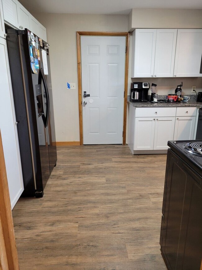 Building Photo - Single Family Home