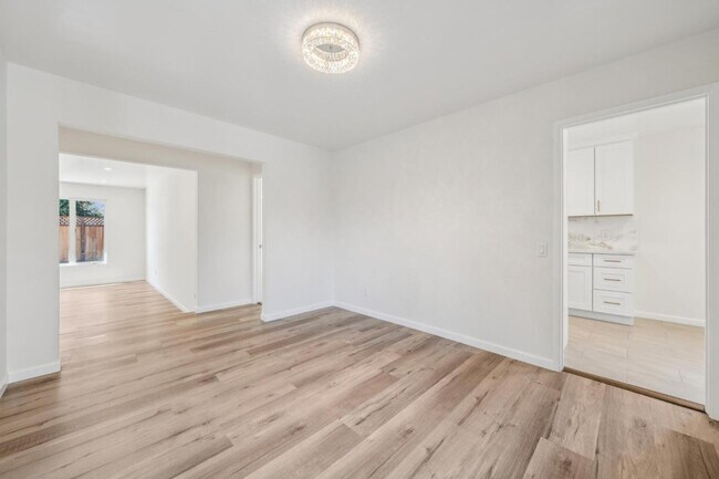 Building Photo - 700 Gull Ave