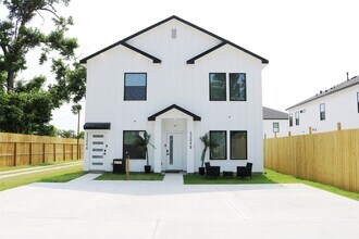Building Photo - 5204 Gold St