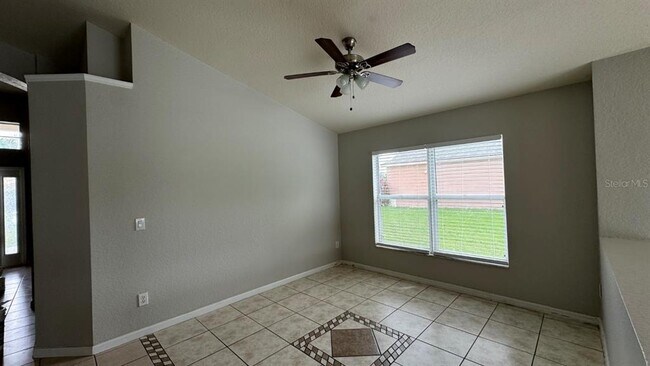 Building Photo - 2916 White Cedar Cir
