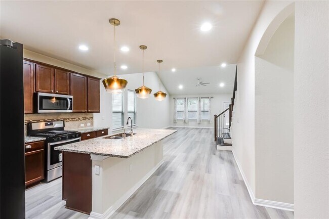 Building Photo - 14202 Alloro Dr
