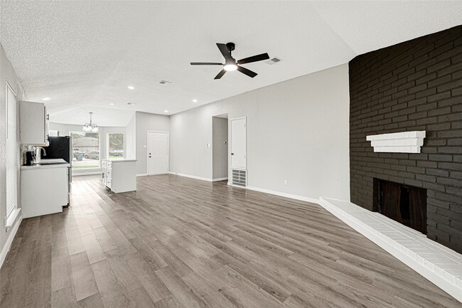 Building Photo - 1806 Settlers Ct