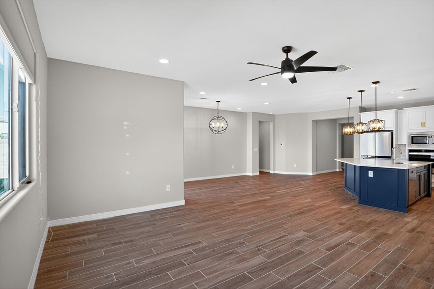Building Photo - 13861 E Red Oaks Dr
