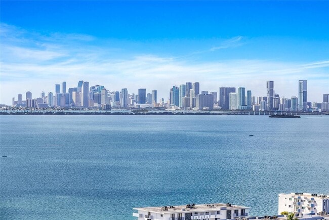 Building Photo - 7601 E Treasure Dr