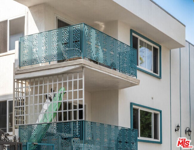 Building Photo - 914 3rd St