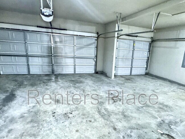 Building Photo - 821 W Elmira St
