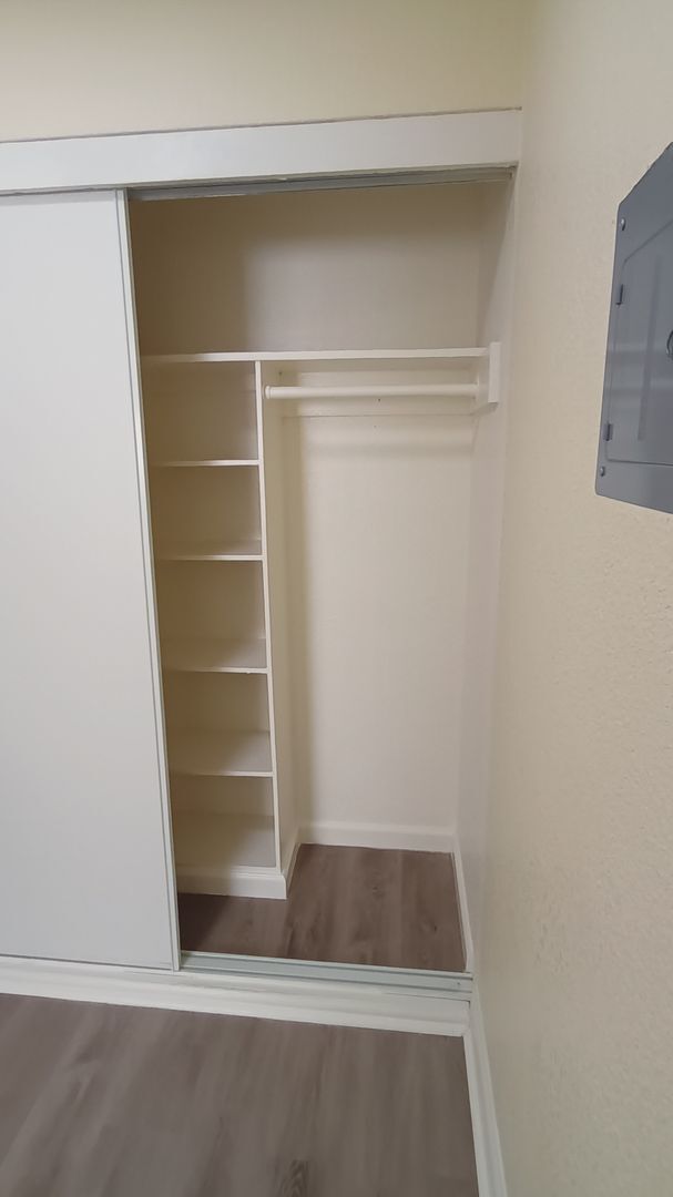 Building Photo - Welcome to SkyView Villa & Somerset Apartments!