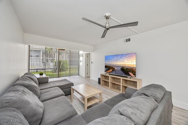 Building Photo - 1417 Chesapeake Ave