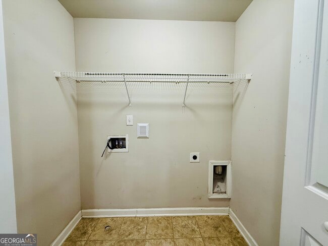 Building Photo - 256 Highland Pointe Cir E