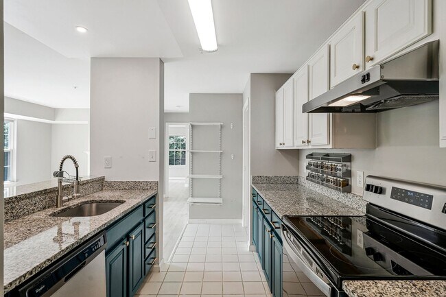 Building Photo - Don’t miss your chance to make it yours!