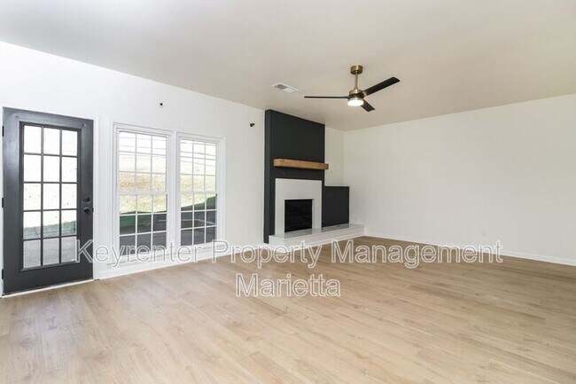 Building Photo - 991 Gentry Ln