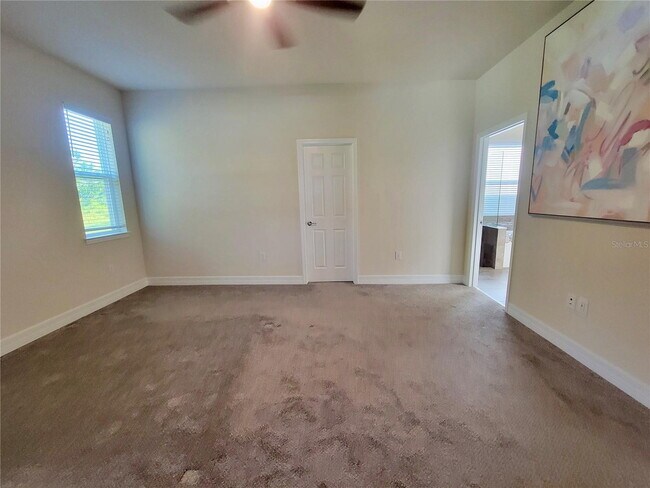 Building Photo - 2414 Riverbank Cv