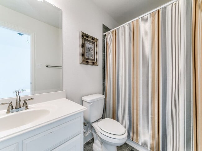 Building Photo - This home is a must see!!