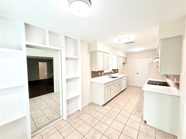 Building Photo - 1670 Clydesdale Dr