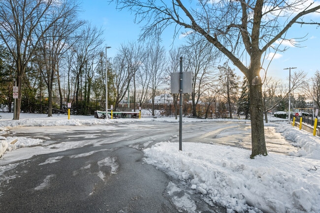 Building Photo - 80 Windsor Ave