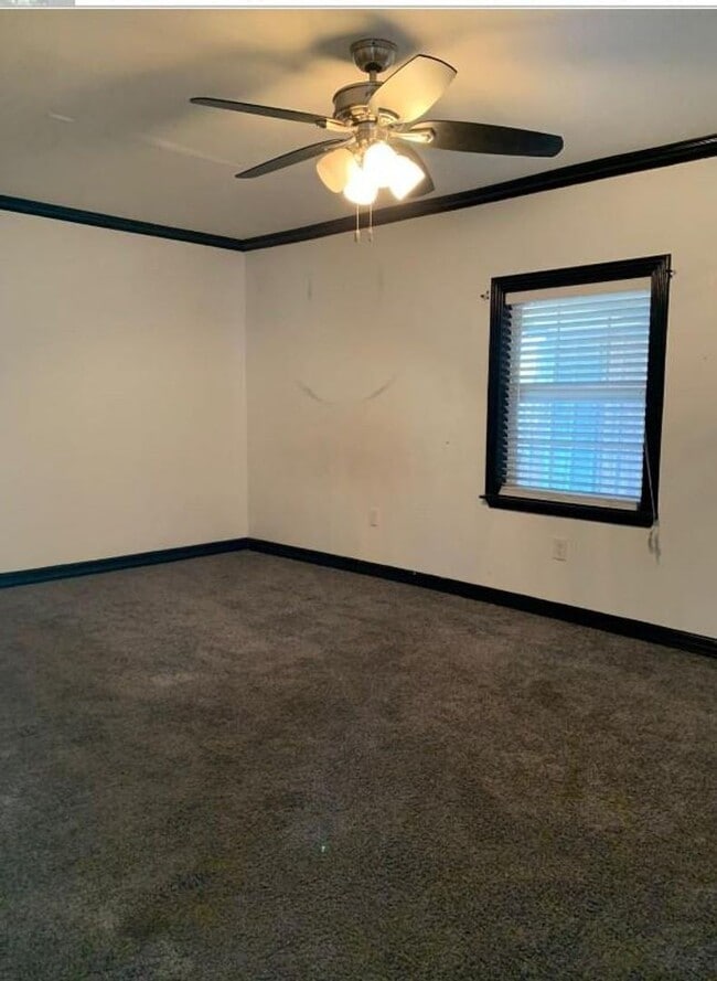 Building Photo - Spacious 2 Bed, 1 Bath Home in Riverside R...