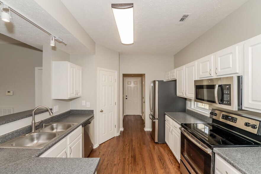 Building Photo - 1604 Zurich Dr