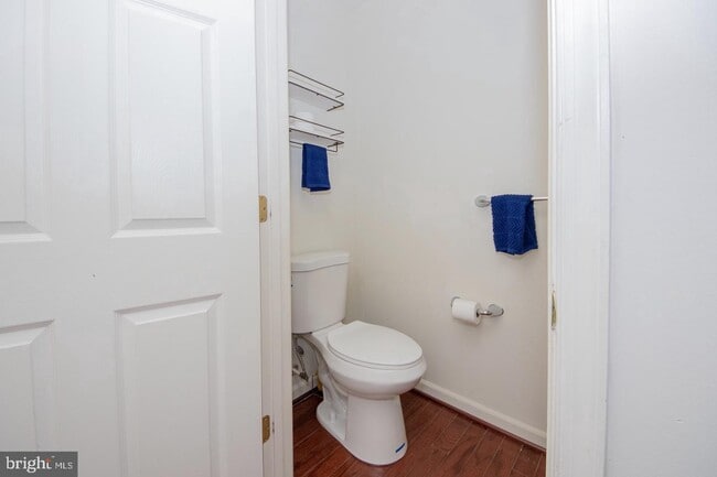 Building Photo - 1644 Oakridge Ln