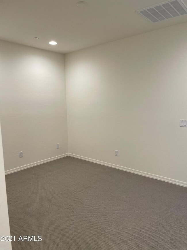 Building Photo - 1964 W Kinfield Trail