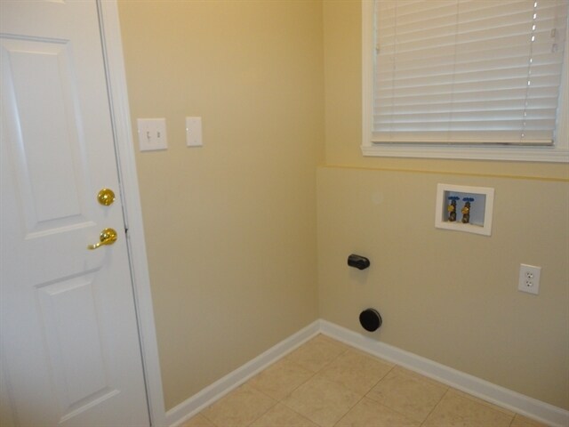 Building Photo - 8426 Stark Dr