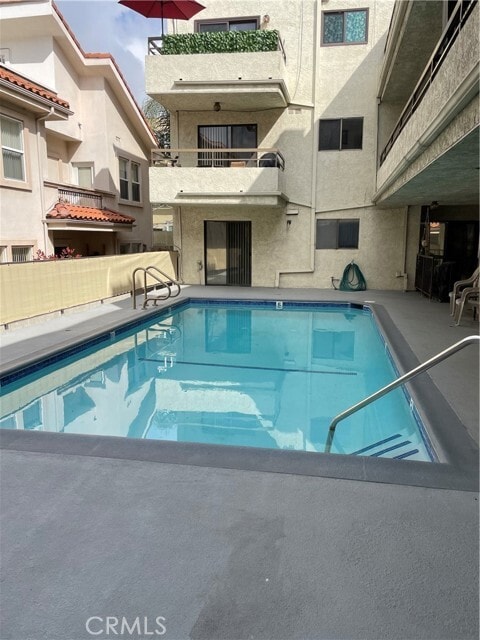 Building Photo - 225 N Rose St