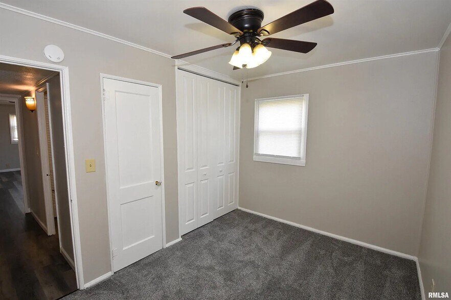 Building Photo - 821 W Purtscher Dr