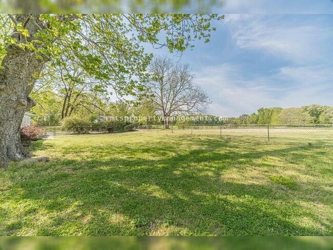 Building Photo - 7680 Jefferson River Rd