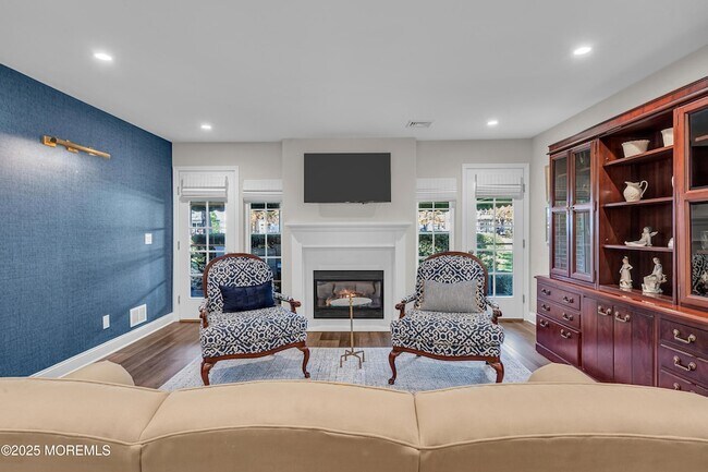 Building Photo - 68 Maple Dr