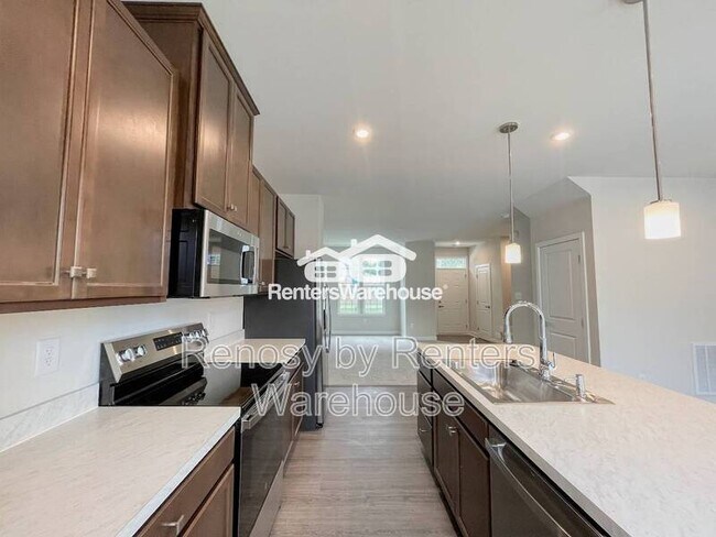 Building Photo - 202 Reid's Pl Dr