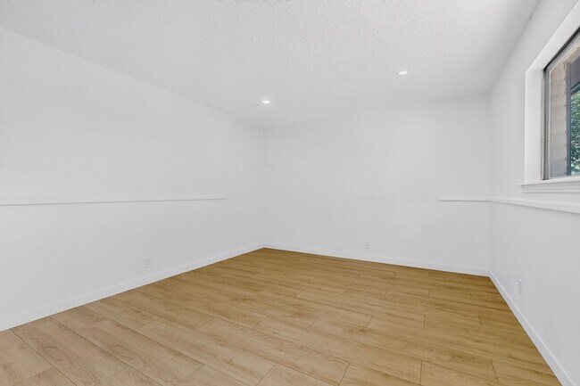 Building Photo - 824 Ortega Rd NW