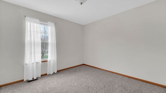 Building Photo - 167 Carriage Pl