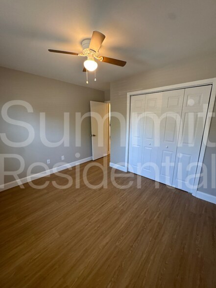 Building Photo - 121 Johnny Reb Dr