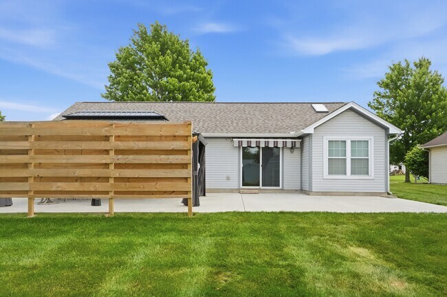 Building Photo - 9083 Marquis Dr