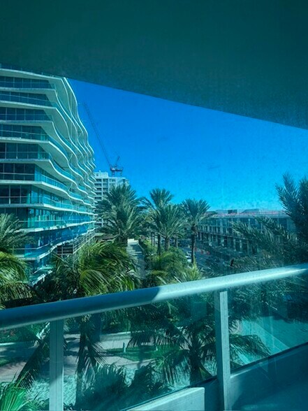 Building Photo - 9401 Collins Ave