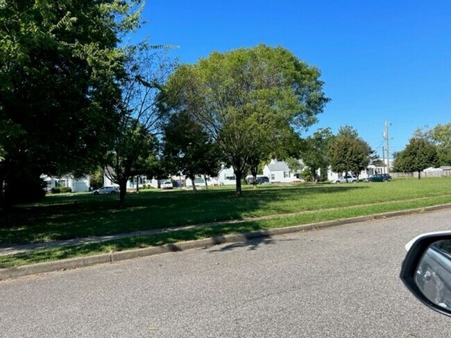 Building Photo - ***HURRY!!! Updated Cape Cod HOUSE w/ Yard/Near Military Base!