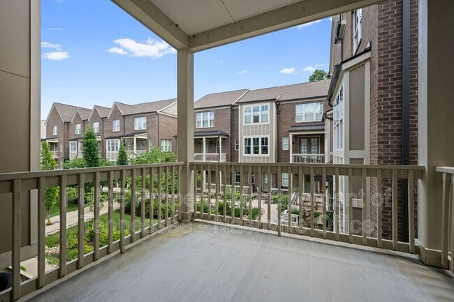Building Photo - 215 Porter Village Cir