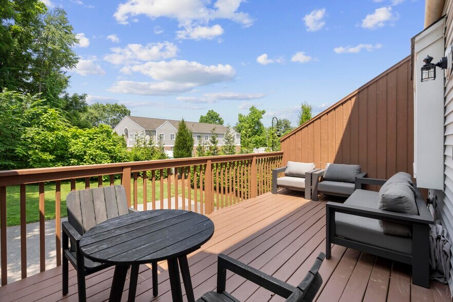 Building Photo - 26 Linden St